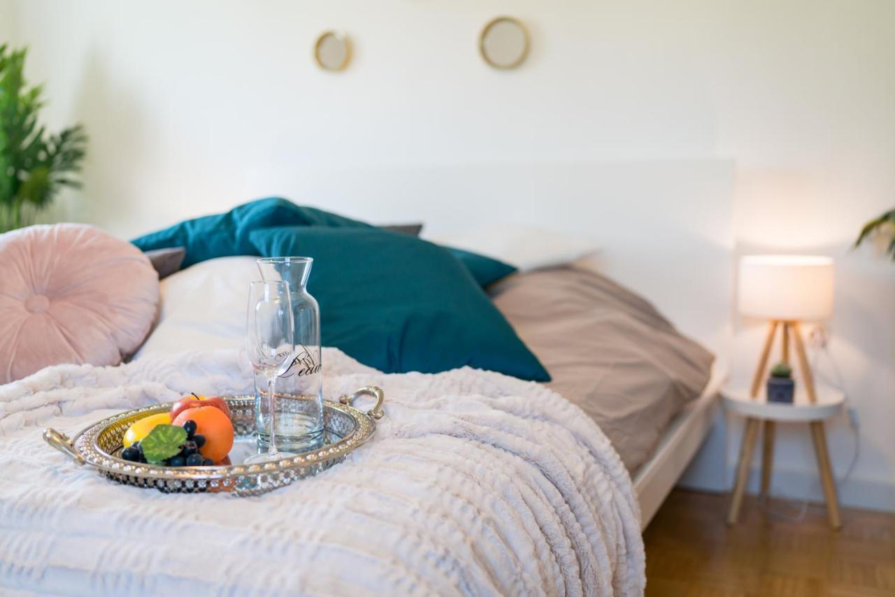 Eg Links-Wunderschoene 70M Grosse 2-Zimmer City Wohnung Naehe Salzburg Freilassing Exterior photo